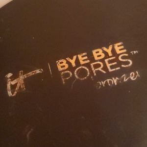 IT Cosmetics Bye Bye Pores Bronzer